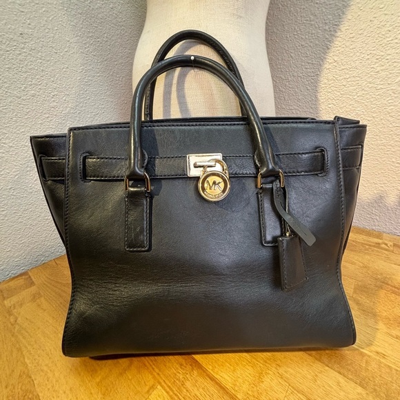 MICHAEL Kors Hamilton Satchel Black Leather Gold Hardware Lock & Key Bag - Picture 3 of 14
